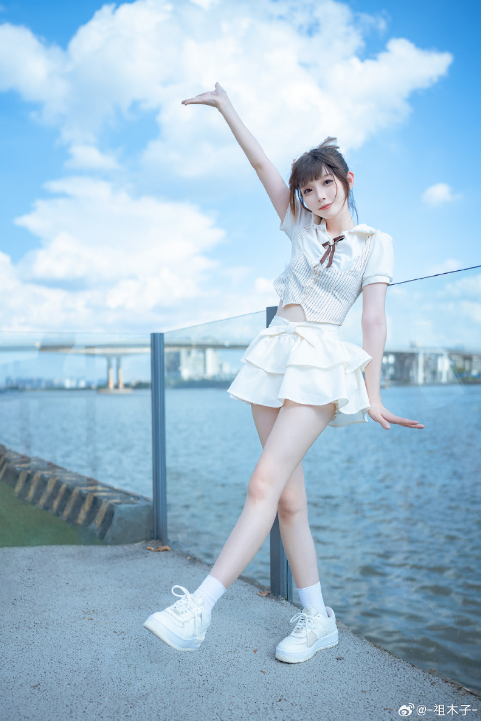  黑料反差女友} 