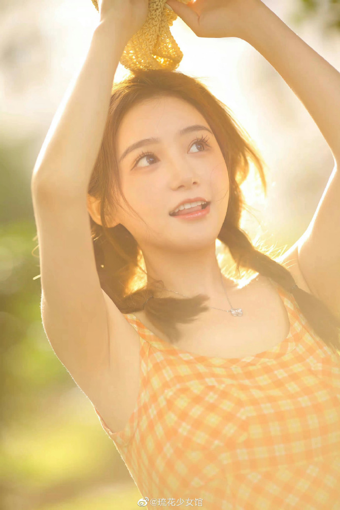  网红吃瓜 