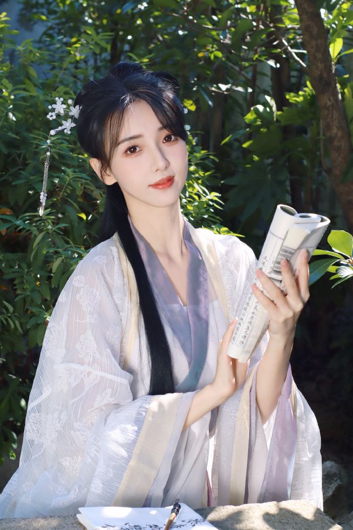  网红吃瓜 