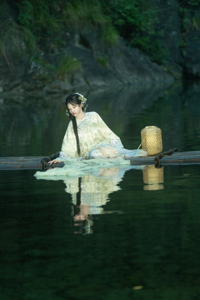 长尾细分流量云端挖掘与页面布局实操