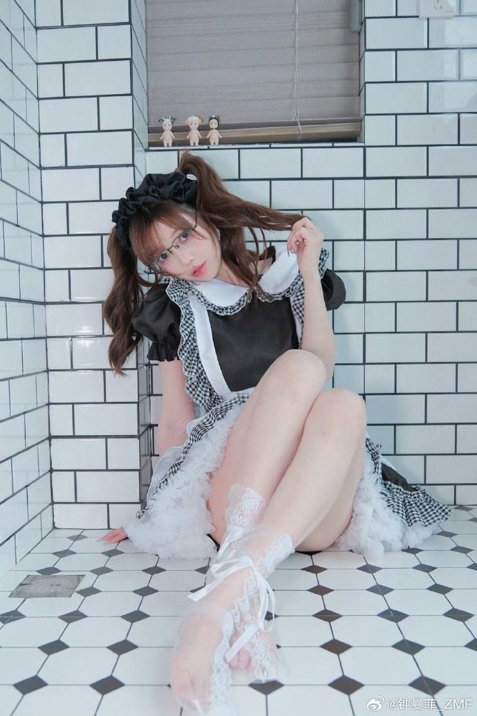  扒哥黑料 
