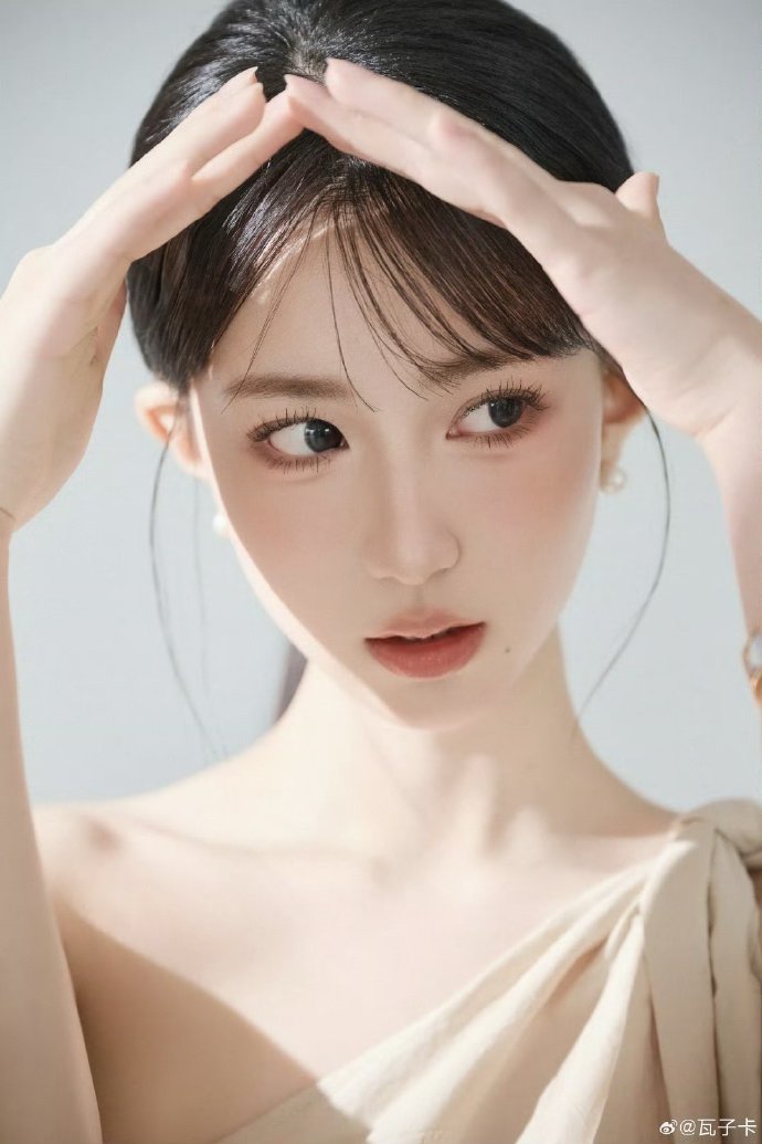  黑料24小时} 