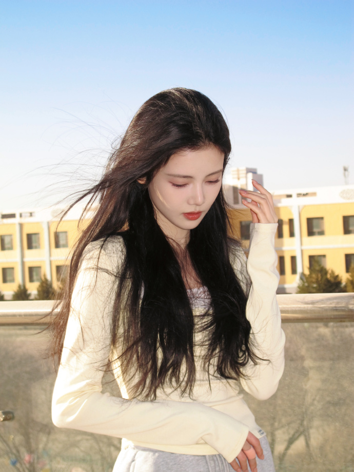  网红吃瓜} 