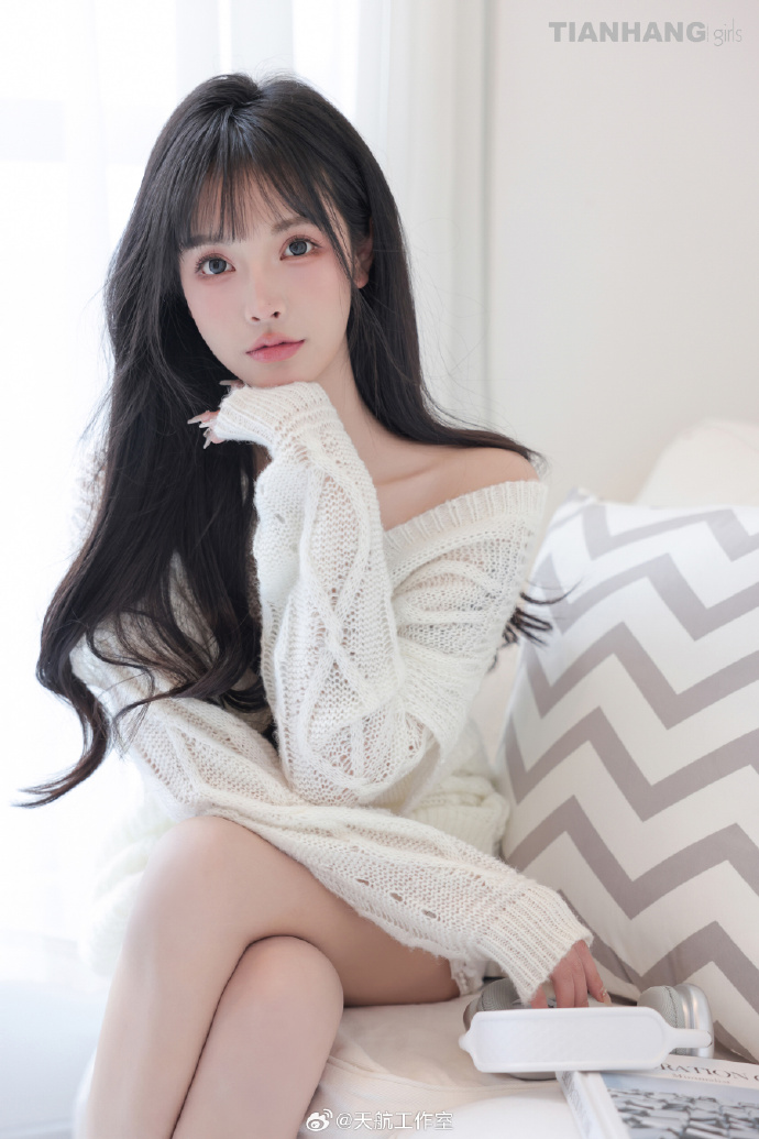  网红吃瓜} 