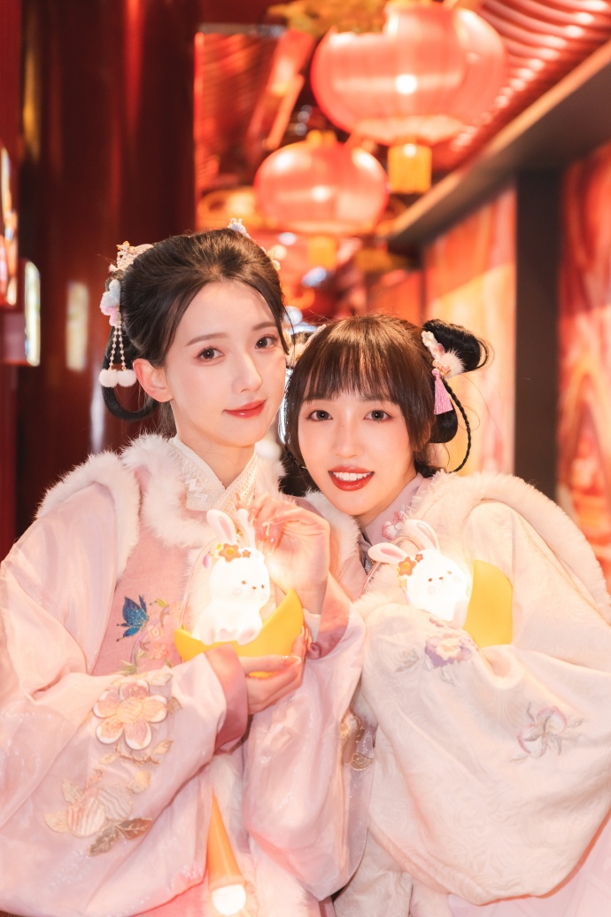  黑料网-热搜吃瓜-独家爆料 